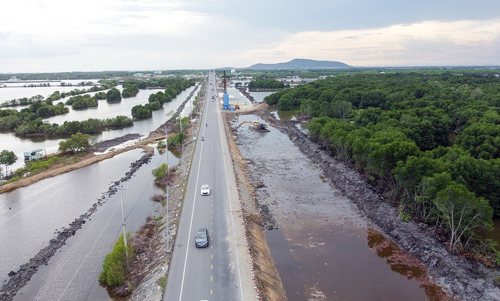 ba ria vung tau chuyen doi dat rung lam du an giao thong.jpg