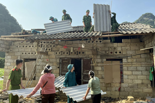 Hình ảnh xúc động sau cơn giông lốc lịch sử tại Cao Bằng