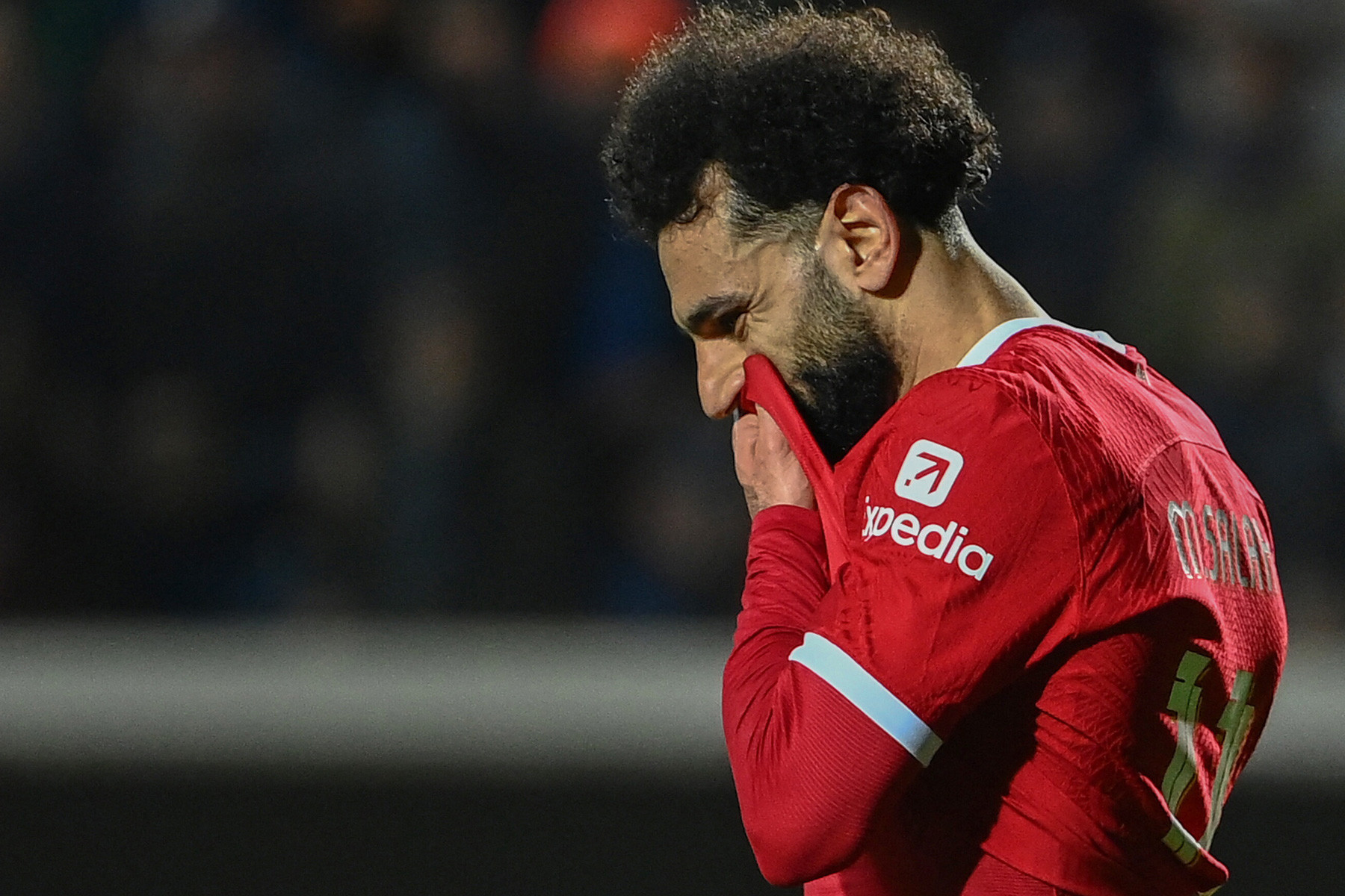  Liverpool dừng bước ở Europa League: 2 bộ mặt của Salah