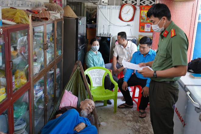 Ông Lê Tùng Vân trong vụ Tịnh thất Bồng Lai bị khởi tố về hành vi 'loạn luân'