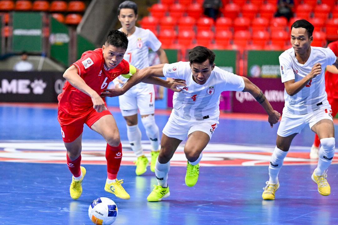  Trực tiếp bóng đá futsal Việt Nam 1-0 Trung Quốc: Nhan Gia Hưng mở tỷ số