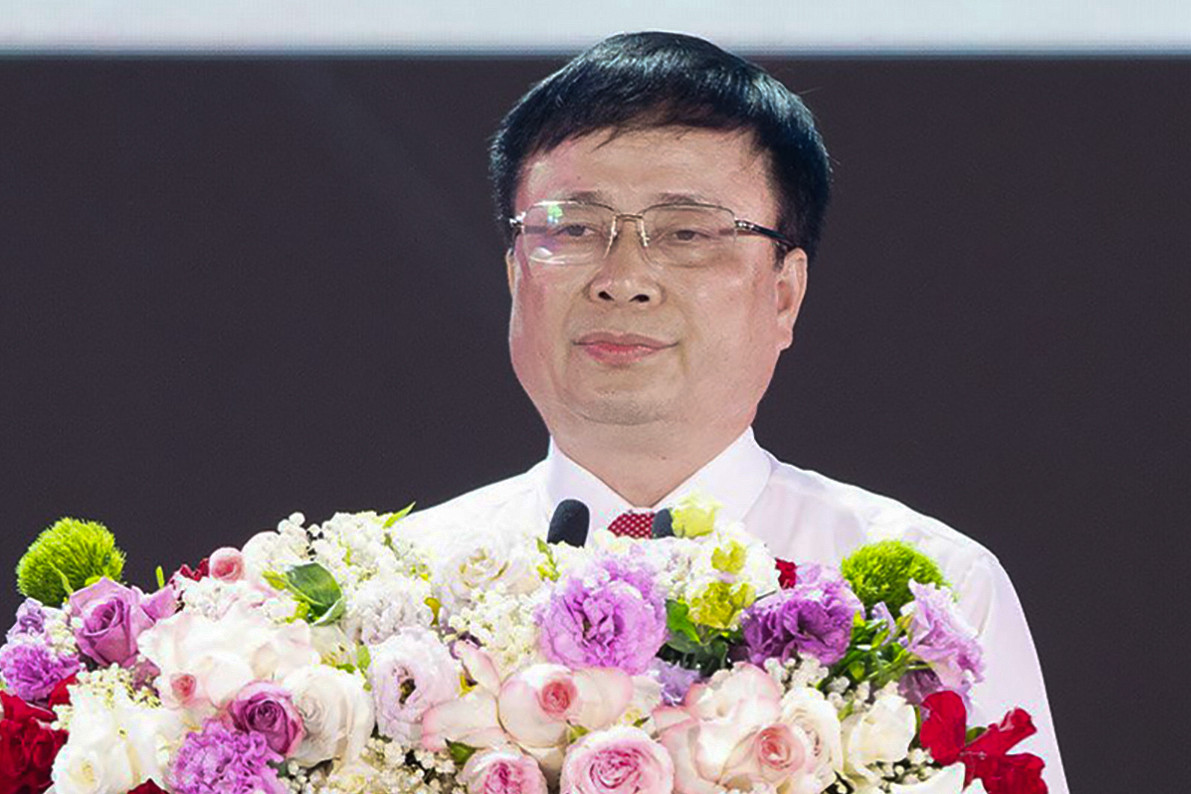 w anh long 1 1 988.jpg