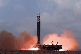 Triều Tiên phóng tên lửa đạn đạo, Mỹ - Hàn- Nhật tập trận với máy bay ném bom