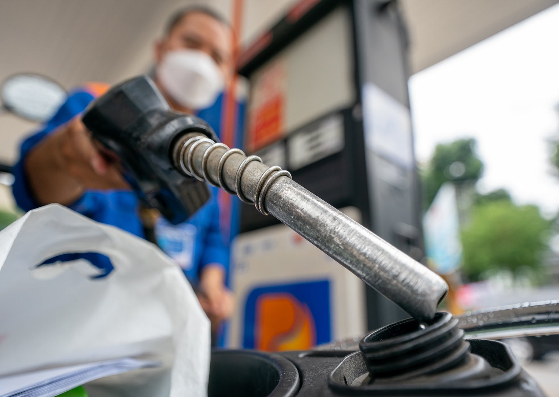 petroleum chiuhung.jpg