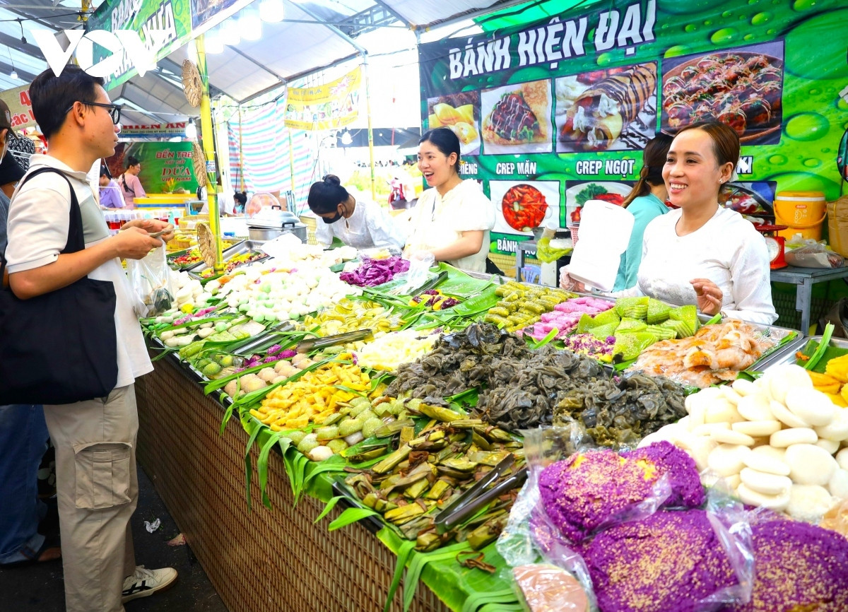 traditional cake festival showcases 100 signature kinds picture 1
