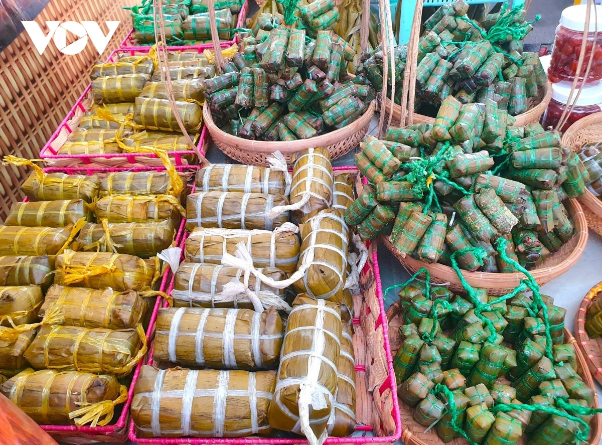 traditional cake festival showcases 100 signature kinds picture 2