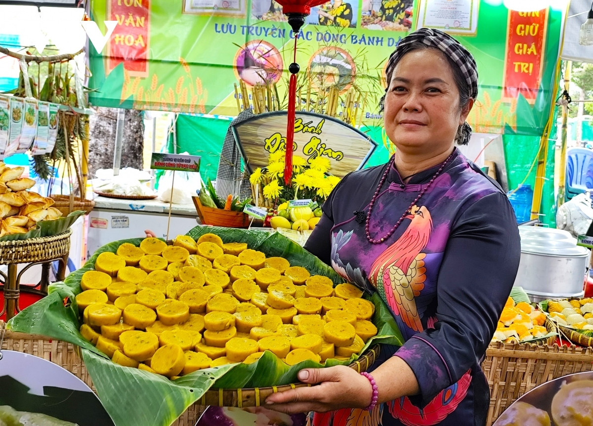traditional cake festival showcases 100 signature kinds picture 7