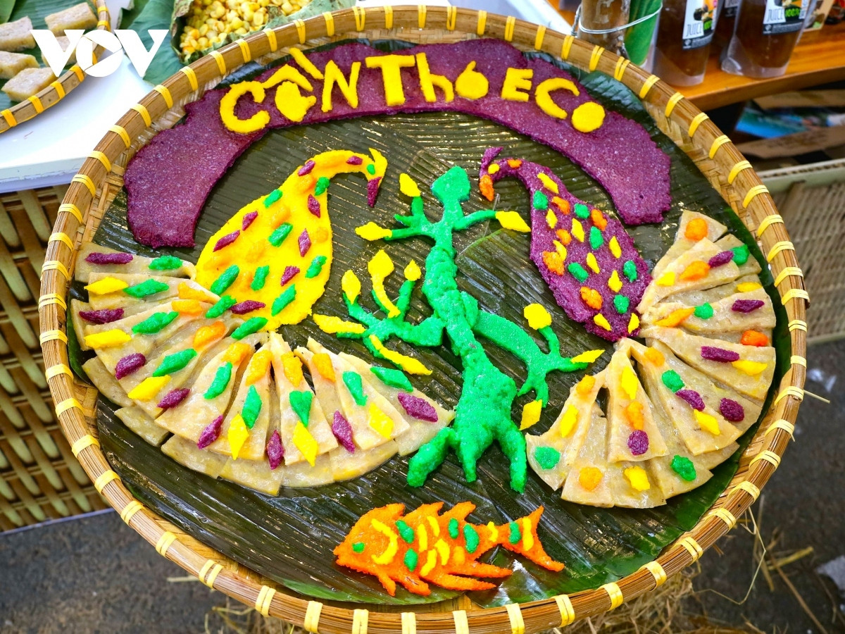 traditional cake festival showcases 100 signature kinds picture 9