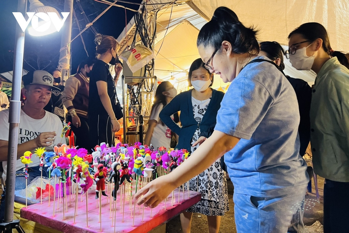 traditional cake festival showcases 100 signature kinds picture 16