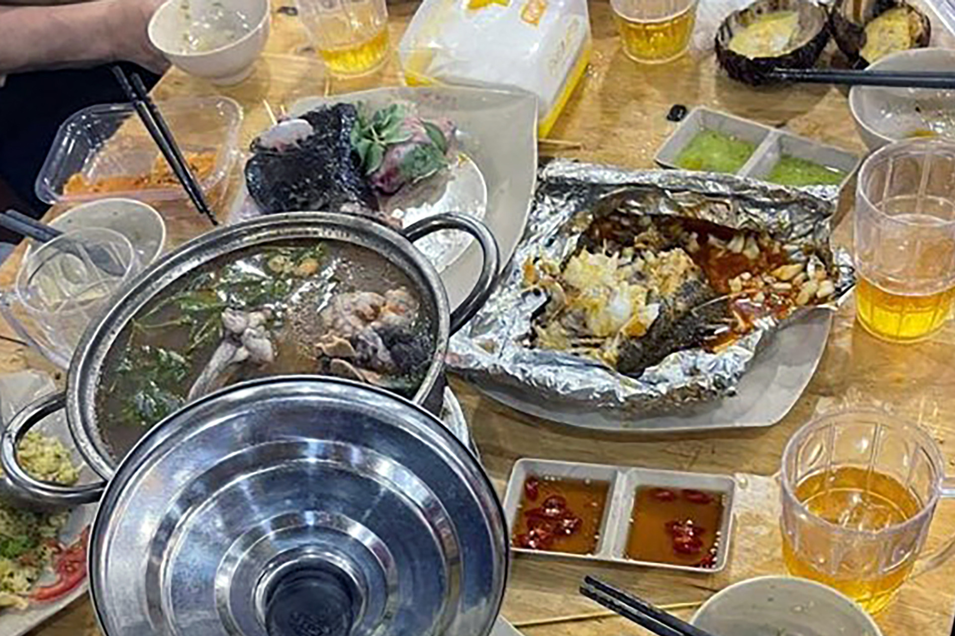 Vụ khách tố bị taxi đưa vào quán hải sản 'nhái' ở Nha Trang: Sa thải 2 tài xế