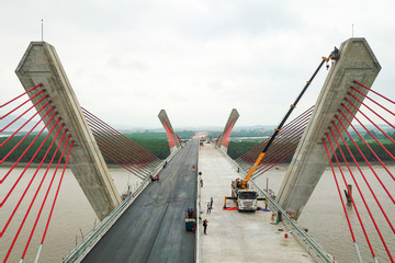 Cầu gần 2.000 tỷ nối Quảng Ninh - Hải Phòng chuẩn bị thông xe