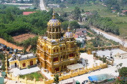 Ngày trăm người đến xem, chủ lâu đài dát vàng tiết lộ số tiền điện không ngờ