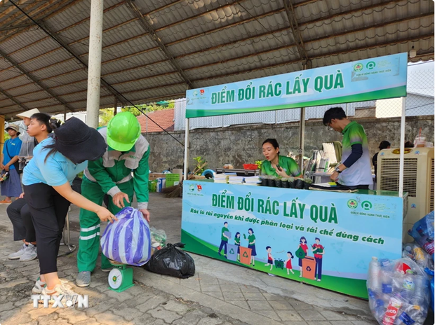 Vietnam acts to combat white pollution hinh anh 1