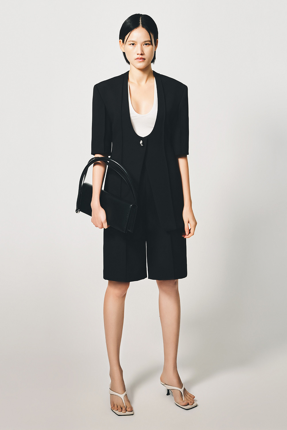 12 lana vest black lb1.jpg