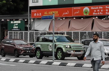 Đại gia Việt mang Land Rover Defender phiên bản Limited “phượt” khắp Malaysia