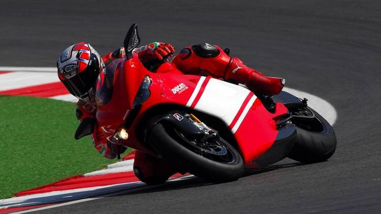 ducati desmosedici rr.jpeg