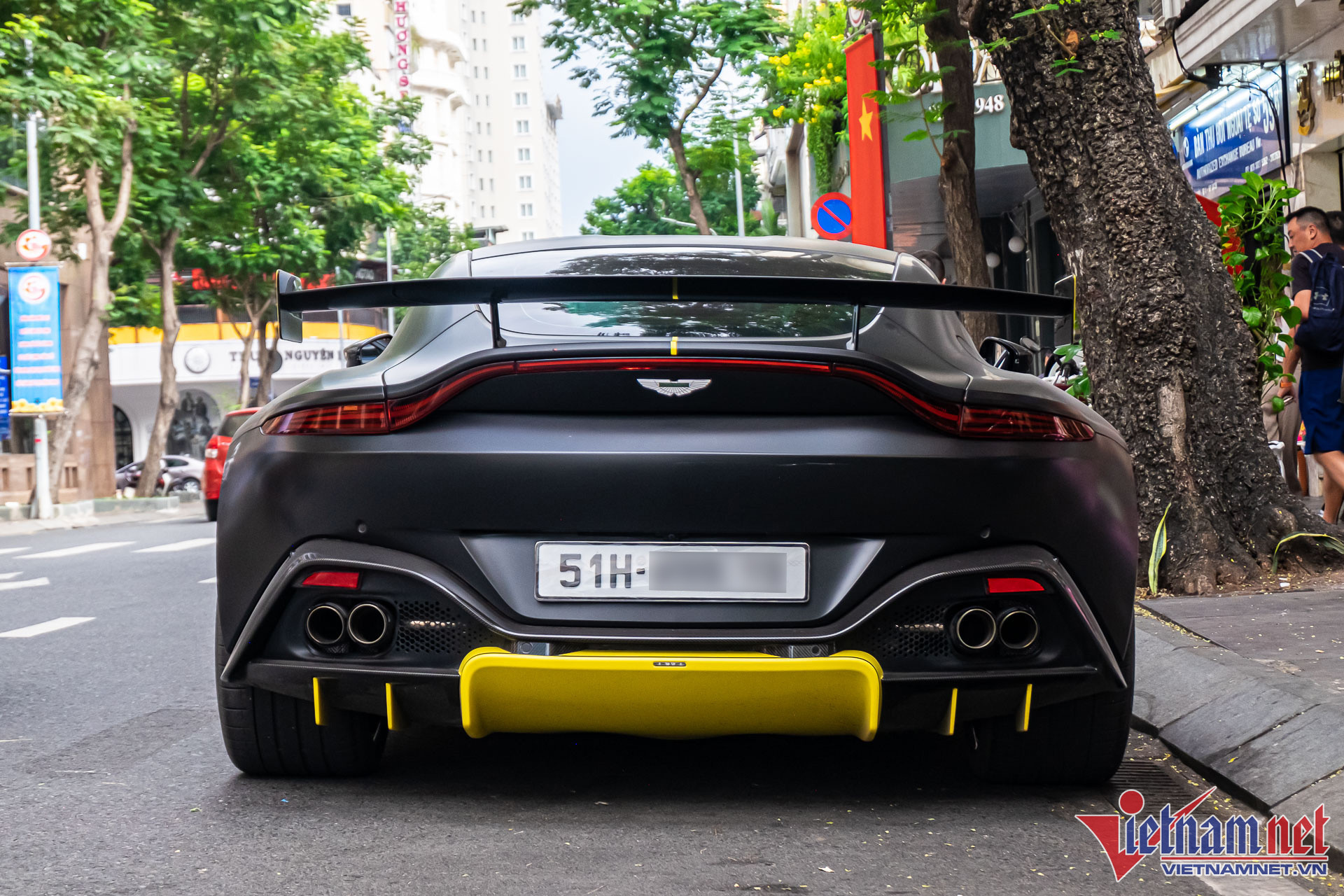 vantage amr 8.jpg