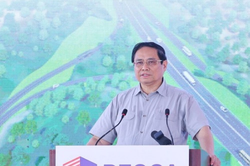 Vietnam starts construction of US$432 million expressway to China