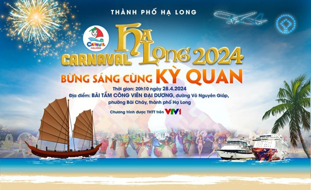 Carnaval Ha Long 2024 woos visitors with fireworks show on sea hinh anh 1
