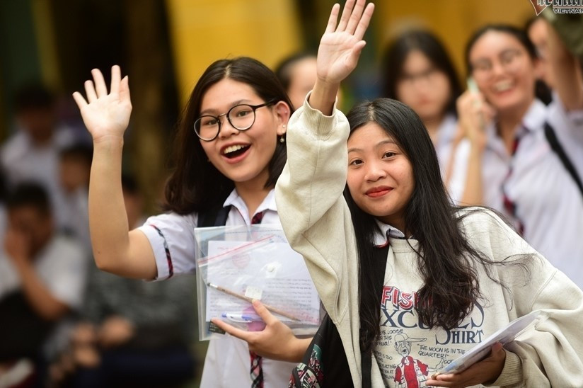 Hôm nay, học sinh lớp 12 bắt đầu tập đăng ký thi tốt nghiệp THPT