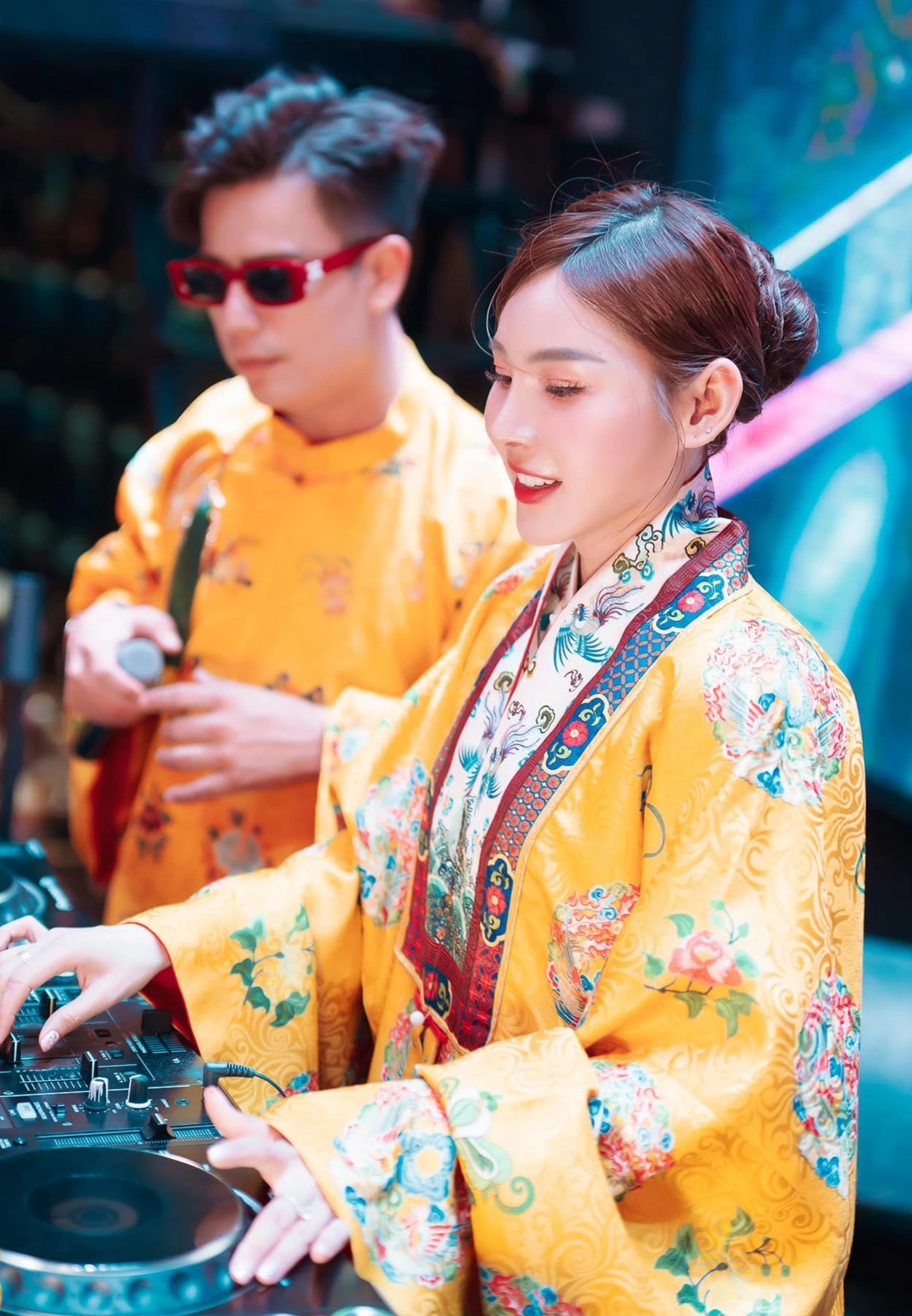 Nữ DJ miền Tây mặc áo dài chơi nhạc gây sốt, kể góc khuất sống về đêm - 4