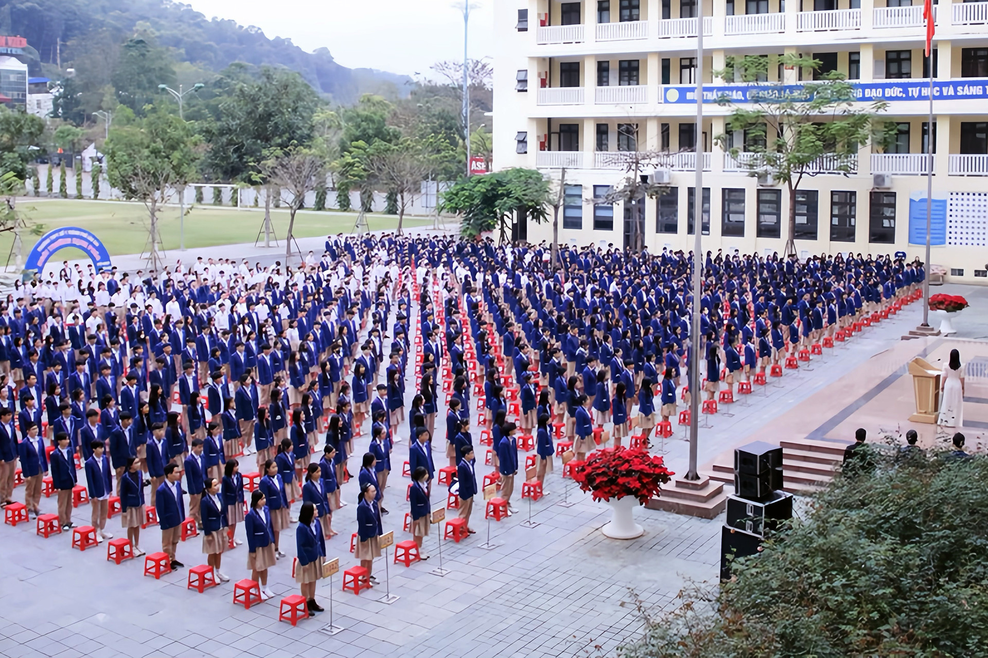 Phụ huynh băn khoăn về lịch học vào ngày nghỉ lễ ở Lào Cai