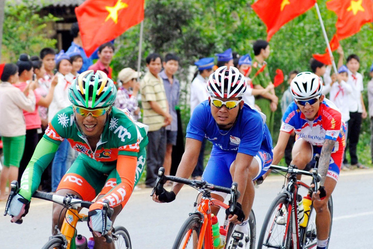 70 VĐV đua xe đạp về Điện Biên Phủ năm 2024