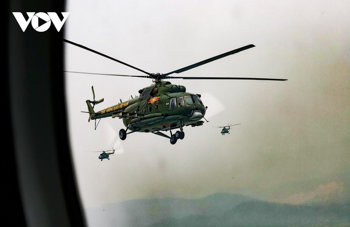 air force practices in celebration of 70th anniversary of dien bien phu victory picture 8
