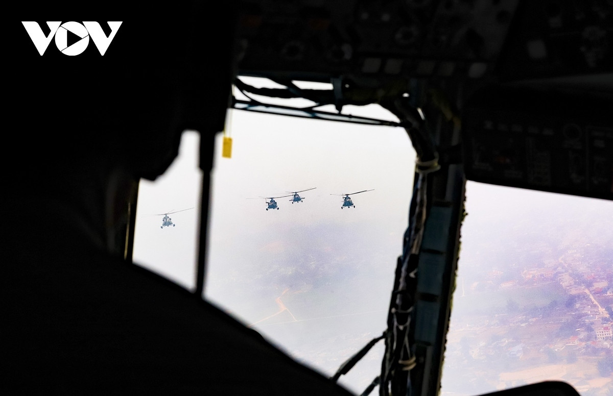 air force practices in celebration of 70th anniversary of dien bien phu victory picture 9