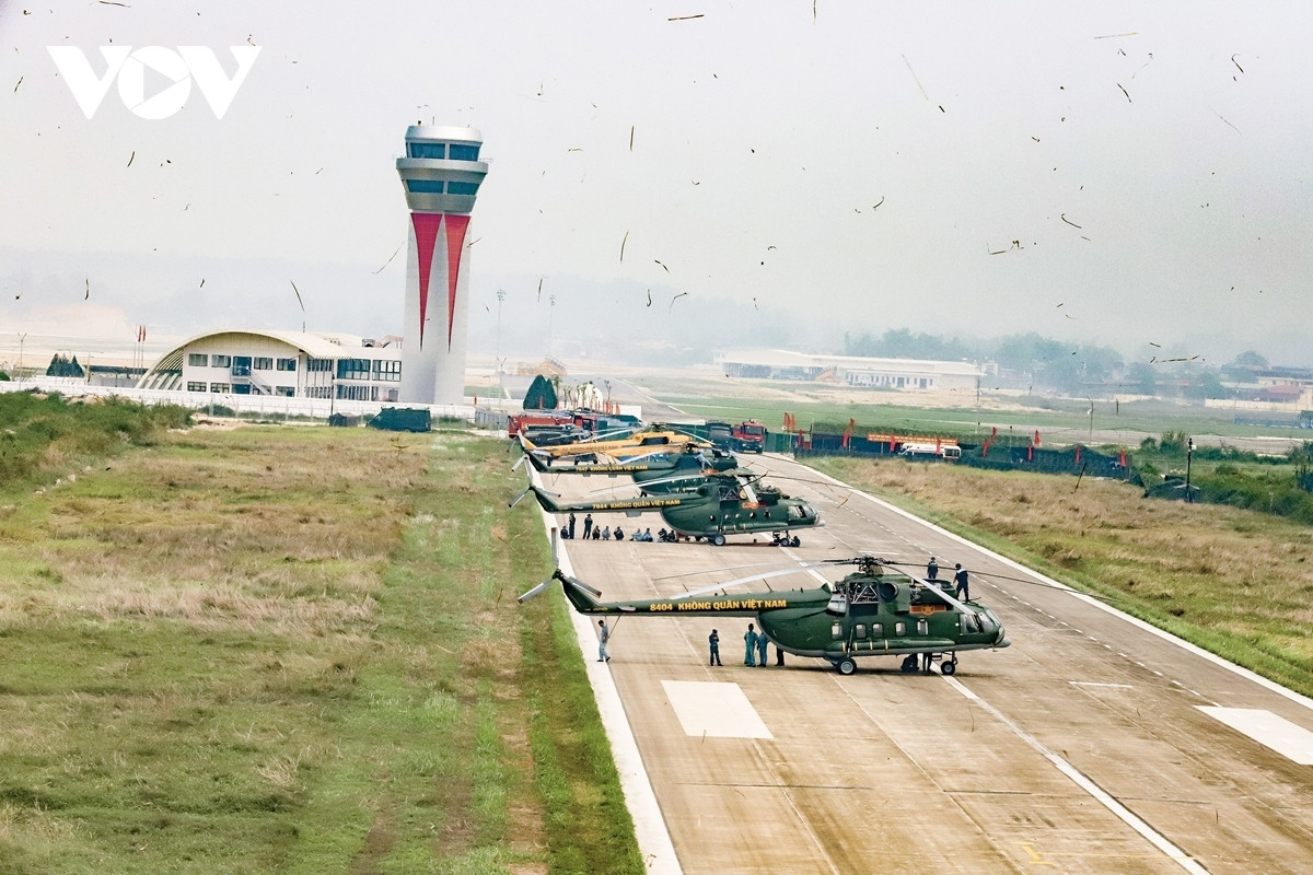 air force practices in celebration of 70th anniversary of dien bien phu victory picture 11
