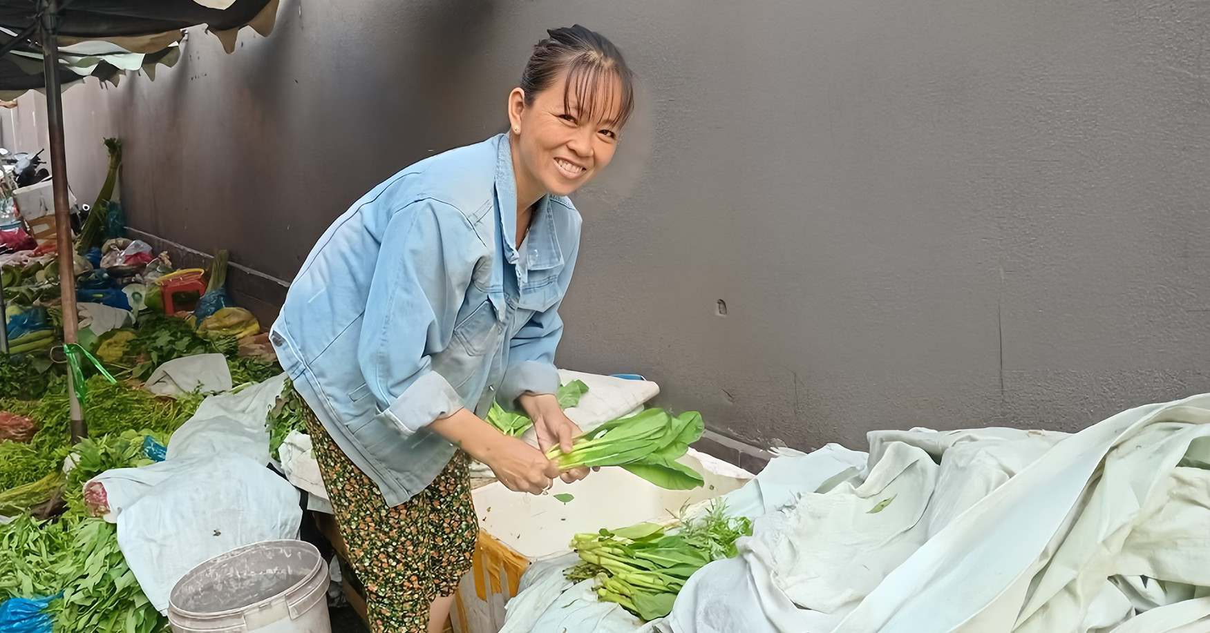 Chuyện thoát 'cơn bĩ cực' của người bán rau nhờ được vay 100 triệu đồng