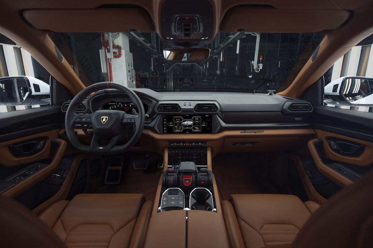 lamborghini urus will appear mat 4.jpg