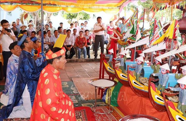 quang ngai traditional ceremony honours ancient hoang sa flotilla.jpg