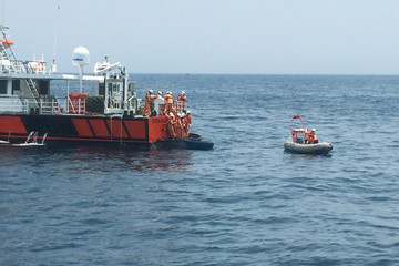 Tìm thấy thi thể thứ 4 trong vụ chìm sà lan trên biển Quảng Ngãi
