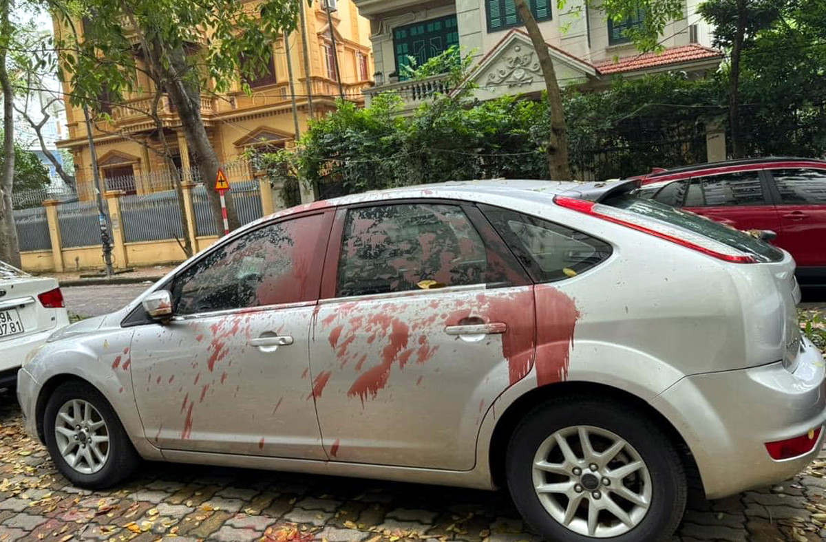 Bản tin sáng 26/4: Truy tìm đối tượng tạt sơn vào nhiều ô tô ở Hà Nội