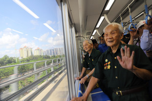 Metro số 1 đón những vị khách đặc biệt, cựu chiến binh chiến dịch Điện Biên Phủ