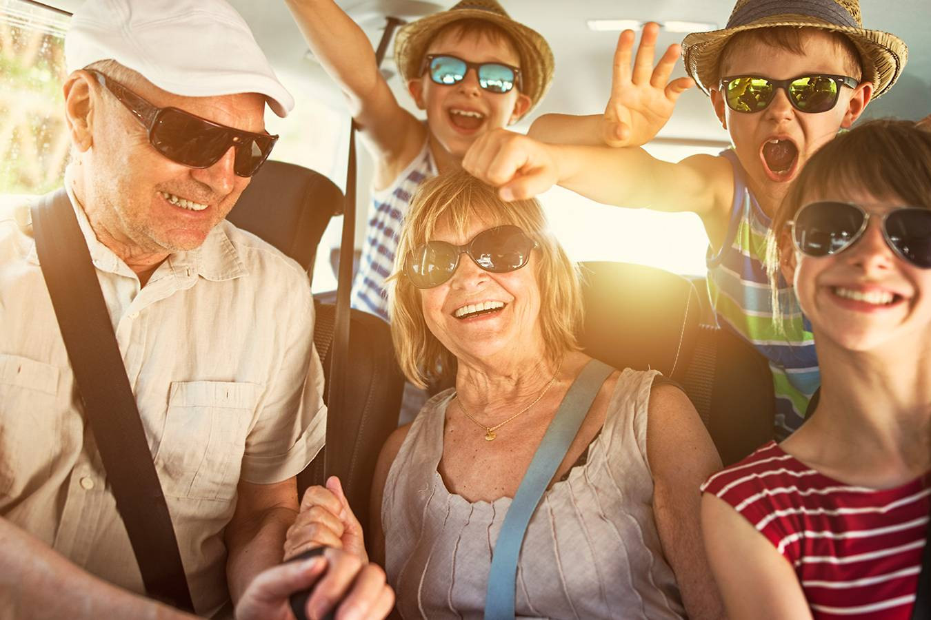 Nghỉ lễ, cả gia đình đi du lịch, nơi đâu có bố mẹ nơi đó là nhà