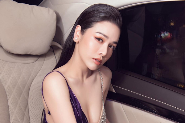 Nhật Kim Anh U40 cực sexy, Bảo Anh lộ diện sau khi công khai con gái
