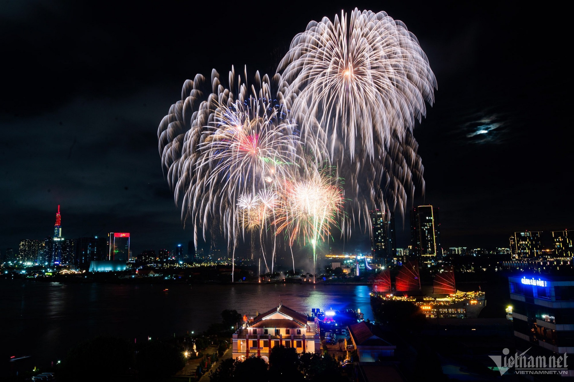 w a12 ph225o 1090.jpg