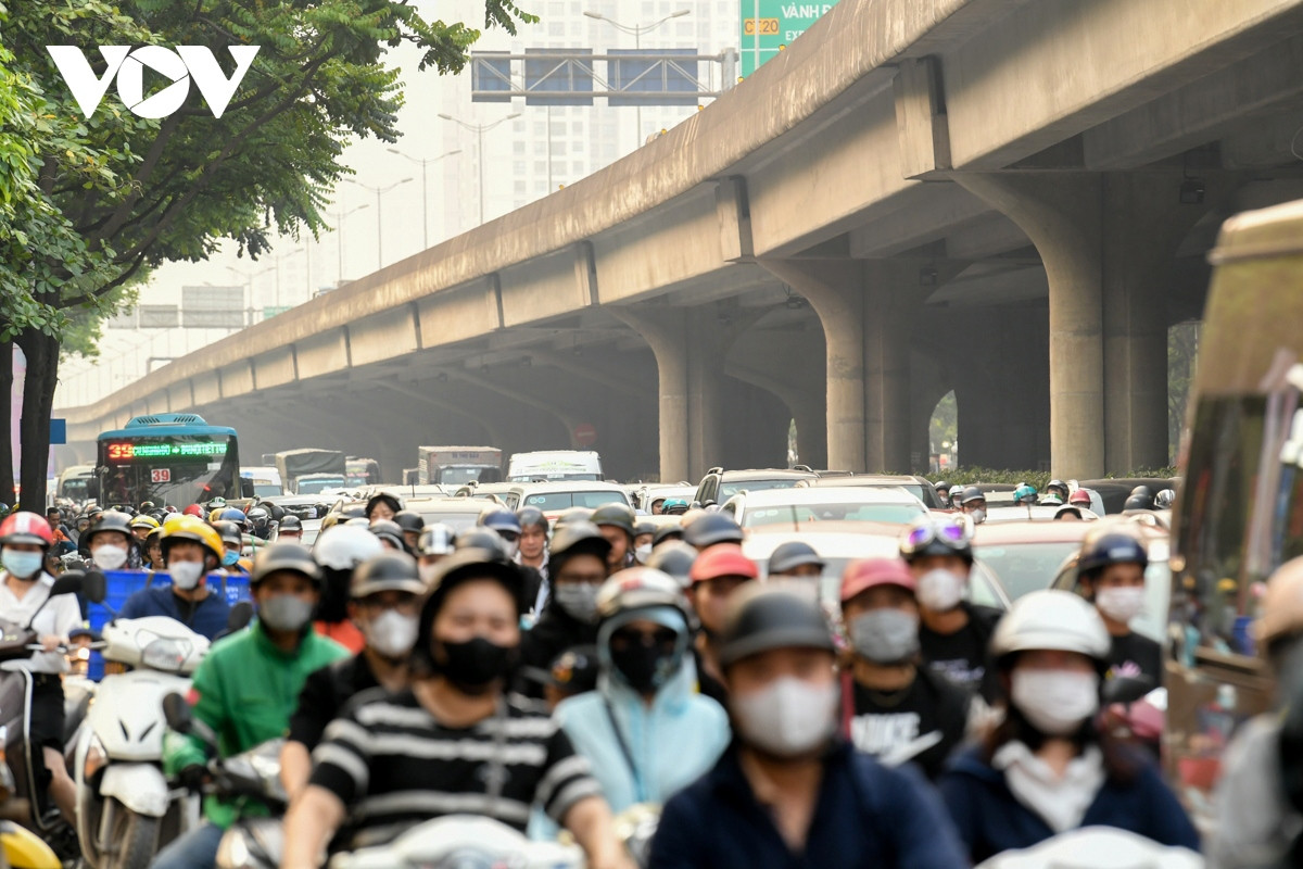 hanoi arteries get gridlocked as people flock to hometown on holiday picture 3