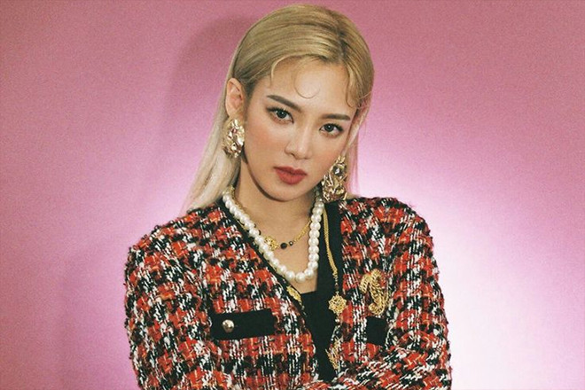 Hyoyeon nhóm SNSD bị giam giữ vì quay phim trái phép