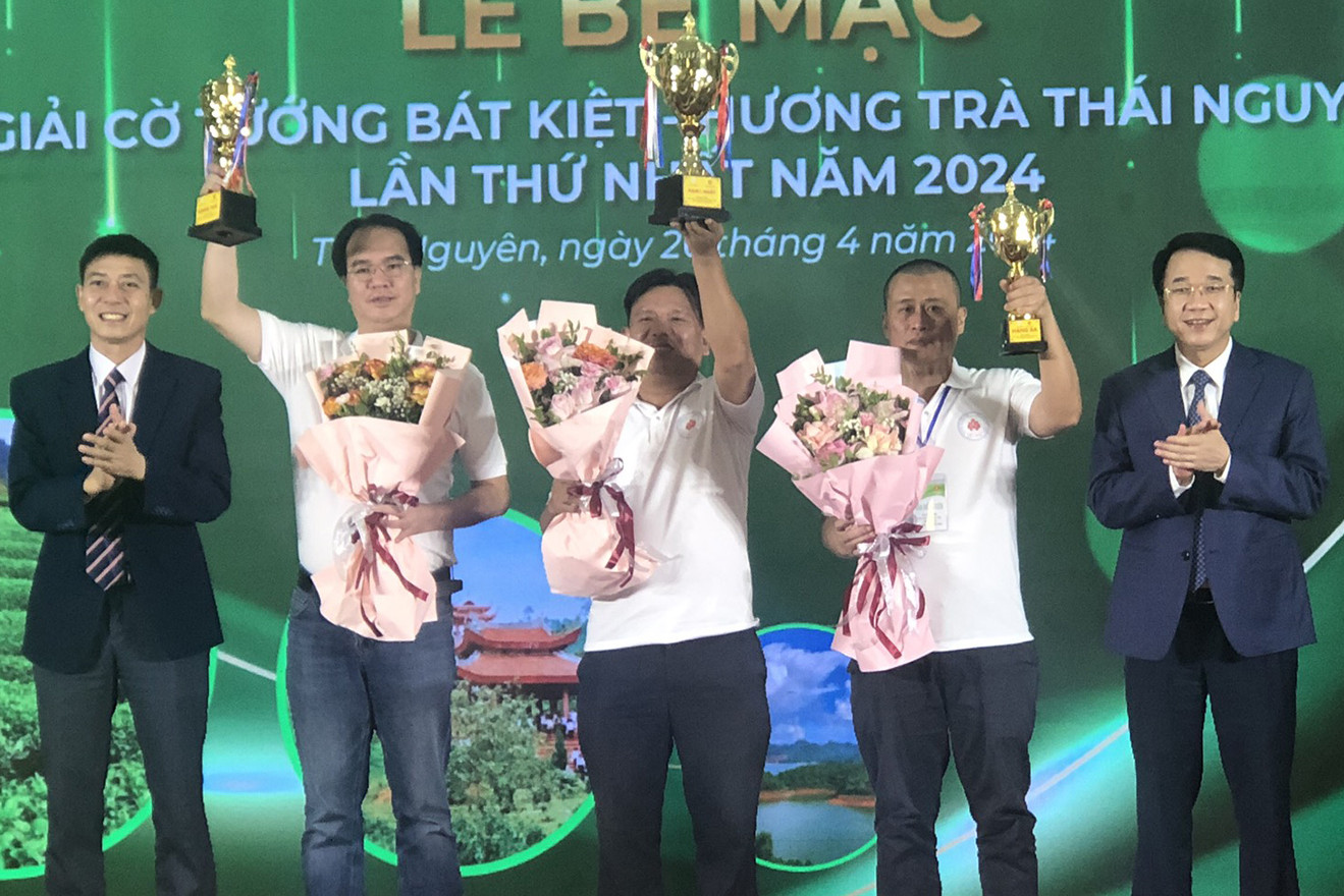 Kỳ thủ Nguyễn Anh Mẫn vô địch giải cờ tướng Bát Kiệt 2024