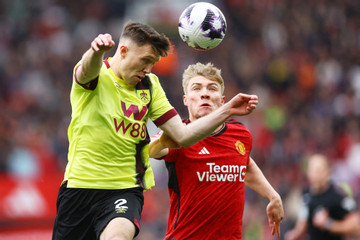 Trực tiếp bóng đá MU 0-0 Burnley: Onana cứu thua xuất sắc (H1)