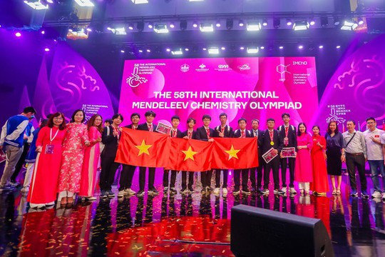  10/10 học sinh Việt Nam đoạt giải tại Olympic Hóa học quốc tế Mendeleev 