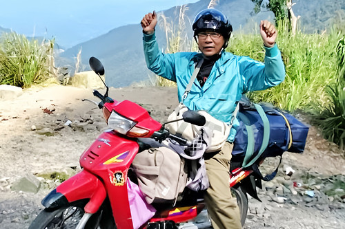 Cụ ông U80 ở TP.HCM mê phượt xuyên Việt bằng xe máy, 2 lần gặp chuyện nhớ đời