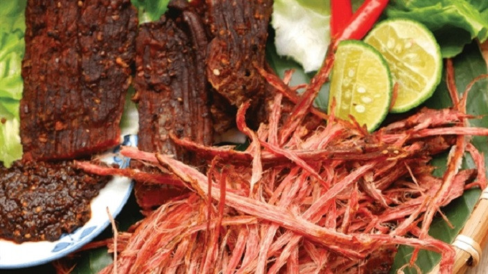 344411 thit trau gac bep.jpg