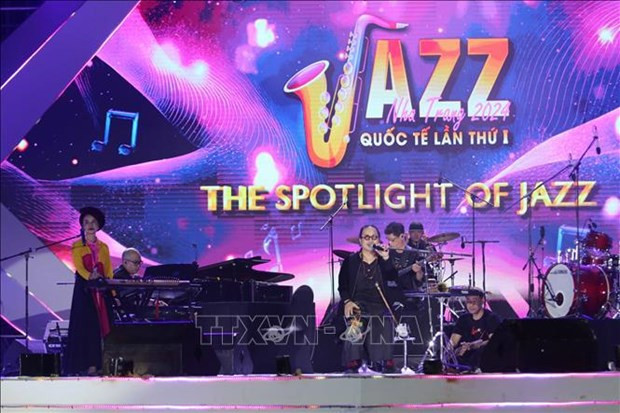 First Int’l Jazz Festival Nha Trang opens hinh anh 1