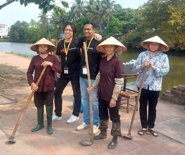 Hanoi eco-farm excursions appeal to foreigner tourists hinh anh 2