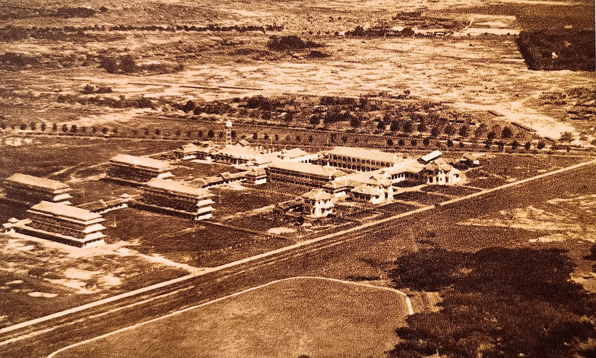 khong anh hoc xa truong petrus ky 1930s.jpg