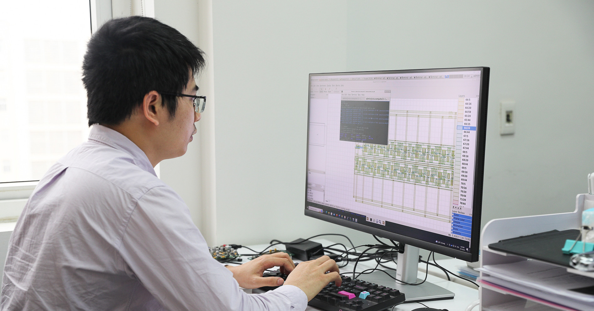 Vietnam should focus on semiconductor chip design, experts say